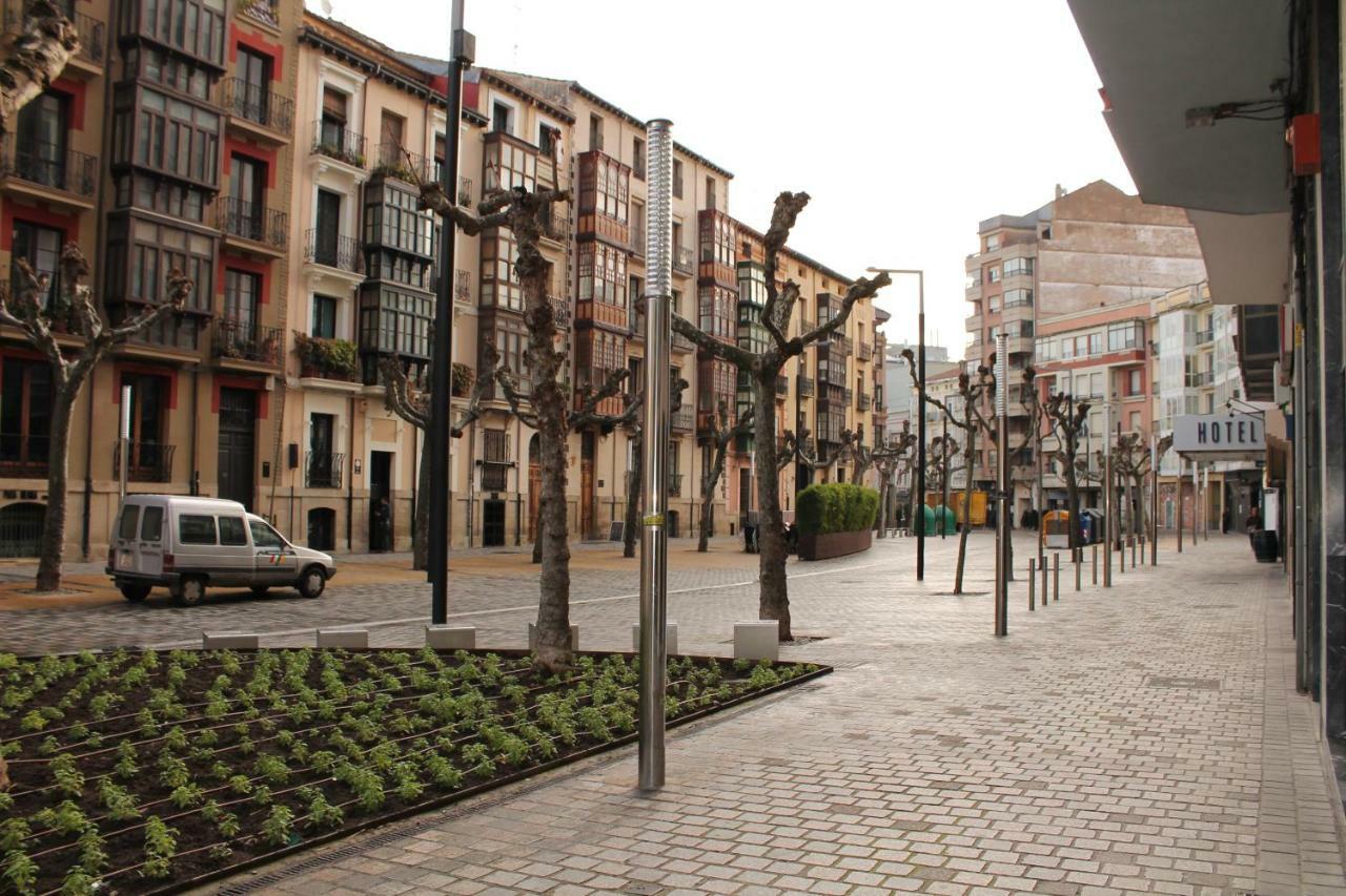 Hotel Los Bracos Logroño Oda fotoğraf