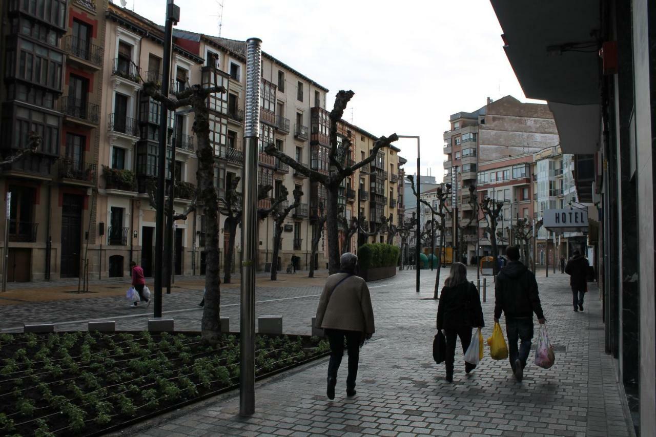 Hotel Los Bracos Logroño Oda fotoğraf