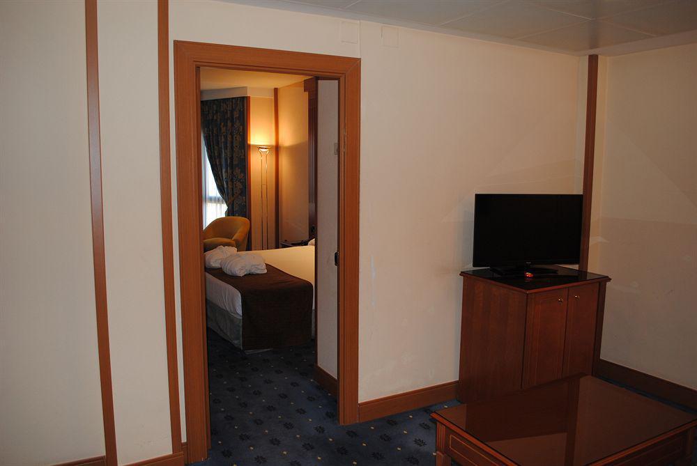 Hotel Los Bracos Logroño Dış mekan fotoğraf